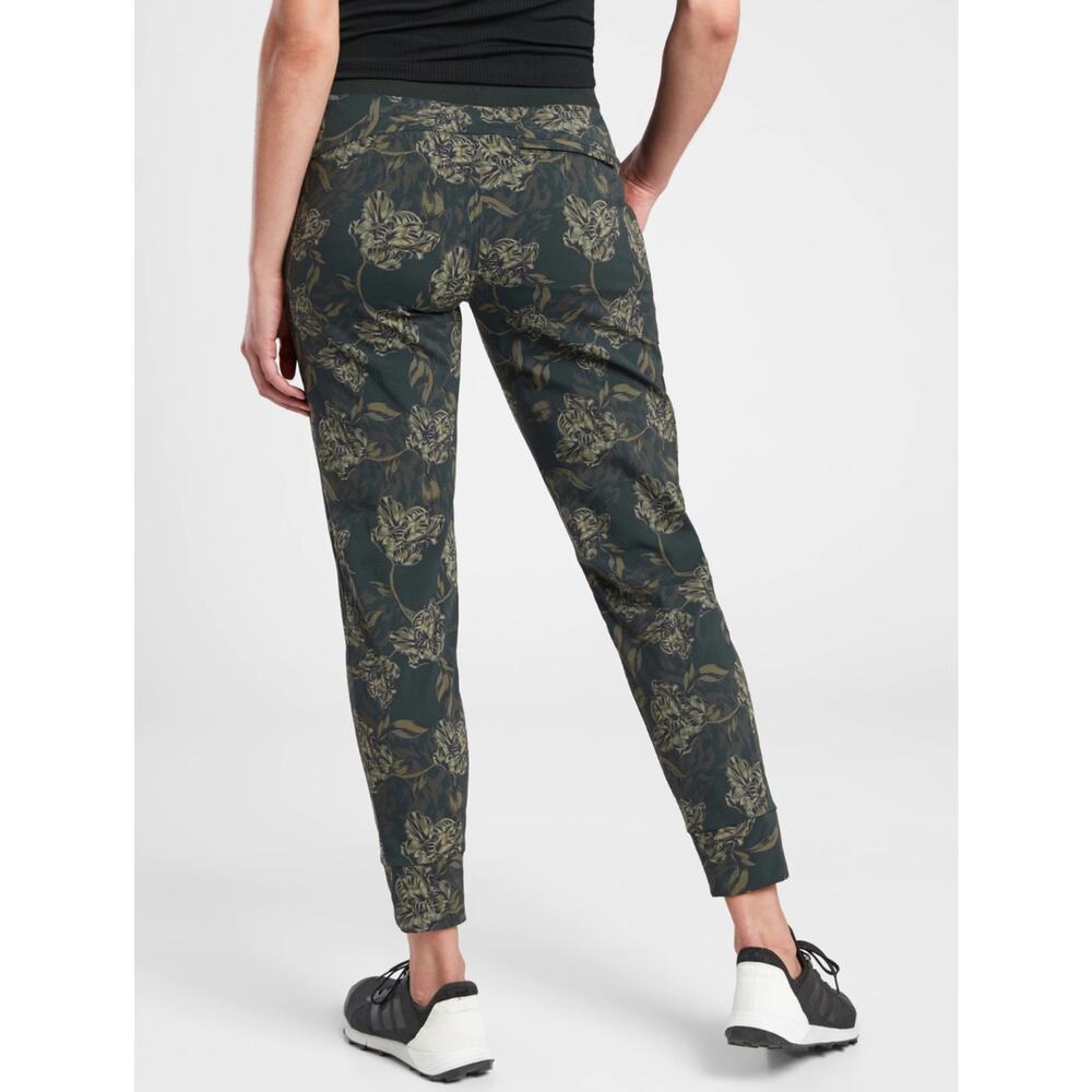 Athleta Trekkie North Printed Jogger — Black & Green Ripstop, Women’s Size 10